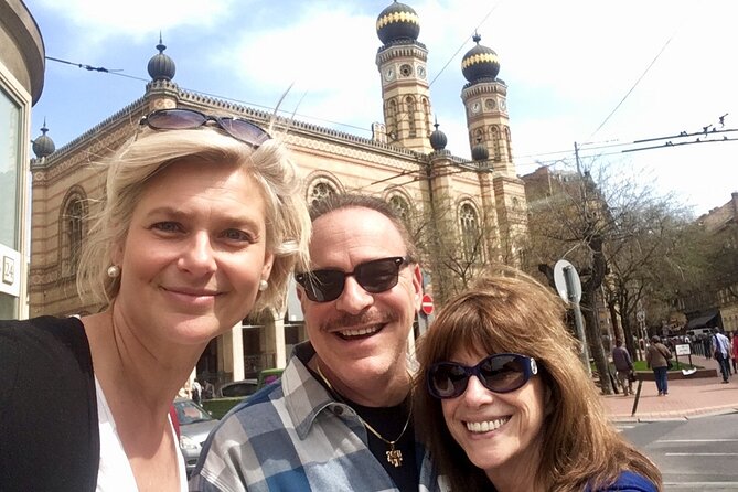 Budapest Food Tasting Tour with Nelli & her local guides - Starting with paprika at Central Market Hall