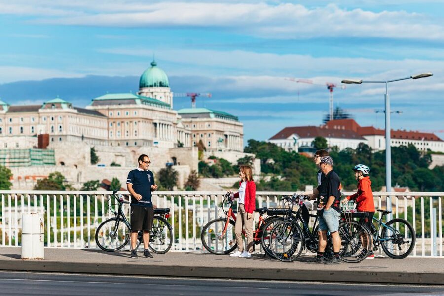 Budapest: Grand Sightseeing Bike Tour - Key points to know before you ride