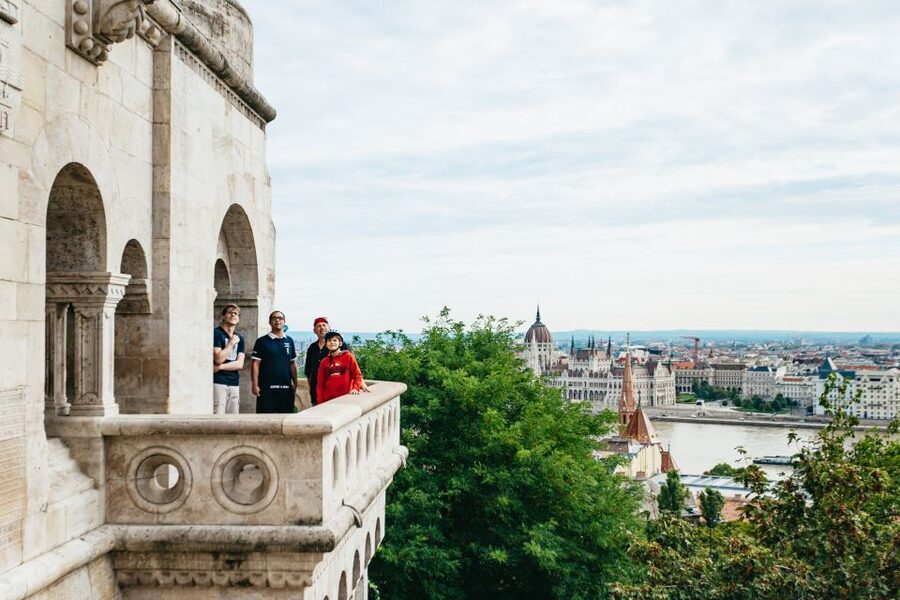Budapest: Grand Sightseeing Bike Tour - Margaret Bridge and a pause on Margaret Island