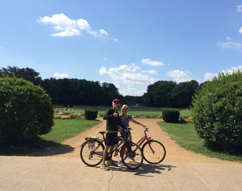 Budapest: Guided Bike Tour Plus - Danube views from Duna Corso to the bridges