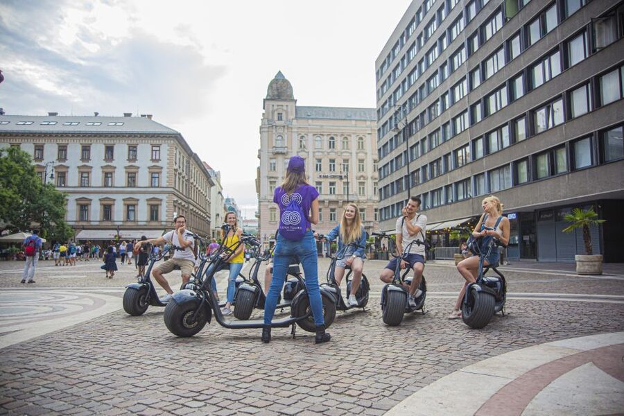 Budapest: Guided City Sights Tour by E-Scooter - Returning by Chain Bridge