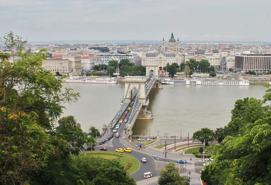 Budapest: Guided City Tour by E-Bike - Down to the Danube Promenade and back to Pest