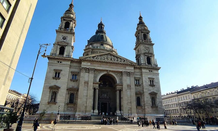 Budapest: Guided City Walking Tour in Buda and Pest - Key points at a glance