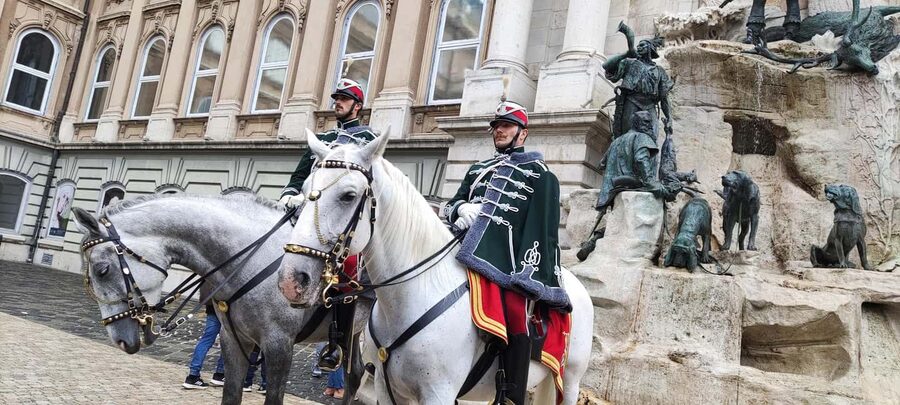 Budapest: Guided City Walking Tour in Buda and Pest - Matthias Church and Fisherman’s Bastion