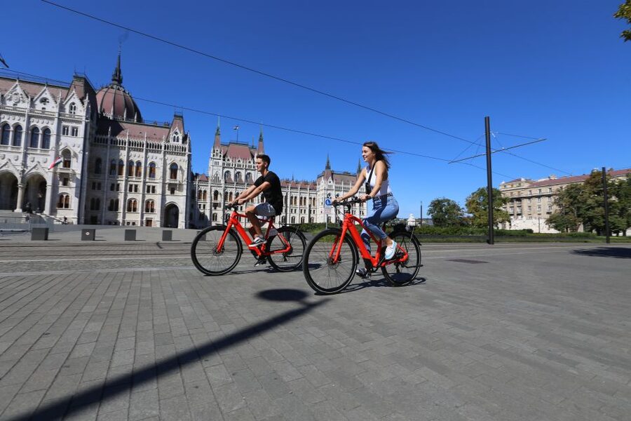 Budapest: Guided Downtown Electric Bike Tour - The Castle Hill test, made easy by electric power