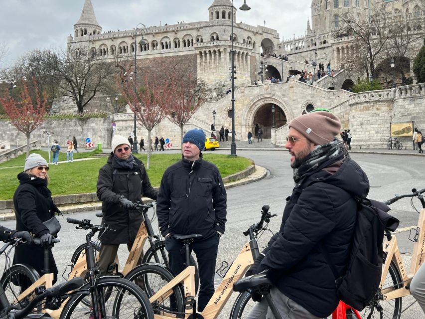 Budapest: Guided Downtown Electric Bike Tour - How the guiding affects the experience