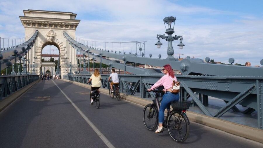 Budapest: Guided E-Bike Sightseeing Tour - Climbing to the Citadella for the big Danube view