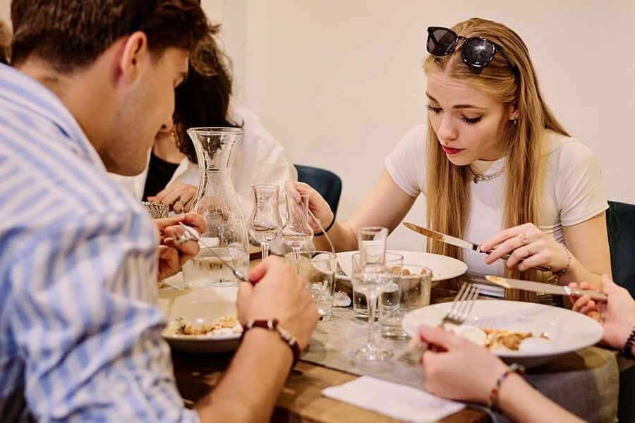 Budapest Guided Food Tour with Drinks Included - Group size, pace, and practical comfort