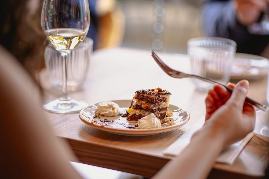 Budapest: Guided Foodie Walking Tour with Food and Drinks - Street food first: soup and lángos