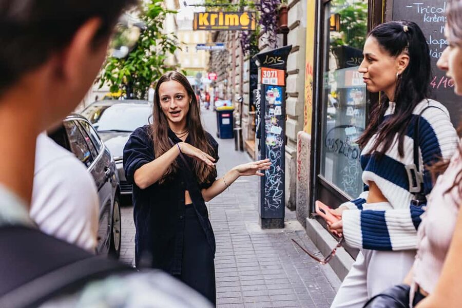 Budapest: Guided Foodie Walking Tour with Food and Drinks - Sit-down classics at two more venues