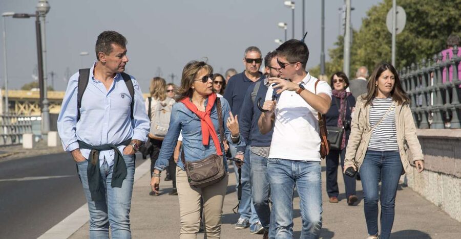 Budapest: Guided Walking Tour of Pest - Chain Bridge and the Danube Bank