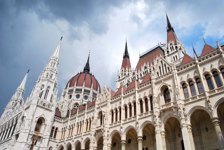 Budapest: Guided Walking Tour of Pest - Parliament and the limits of an outside view