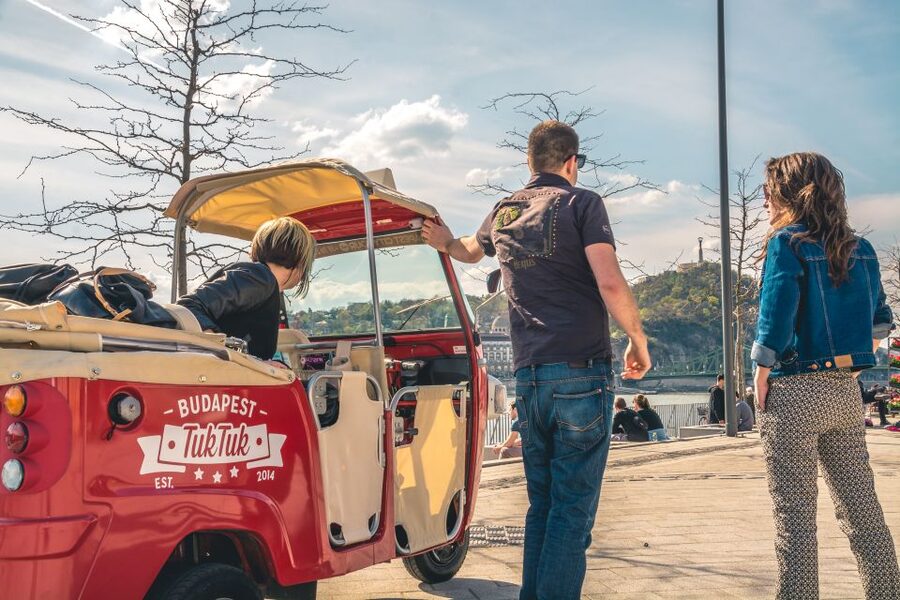 Budapest: Half-Day Exclusive Highlights Private Tour - Key points to know before booking