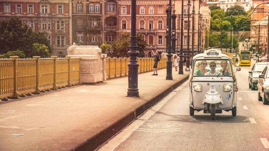 Budapest: Half-Day Exclusive Highlights Private Tour - Why a tuk-tuk works so well in Budapest