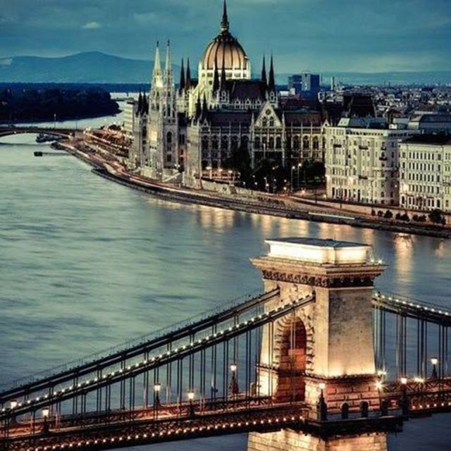 Budapest: Half-Day Highlights Small Group Private Tour - Key points to know before booking