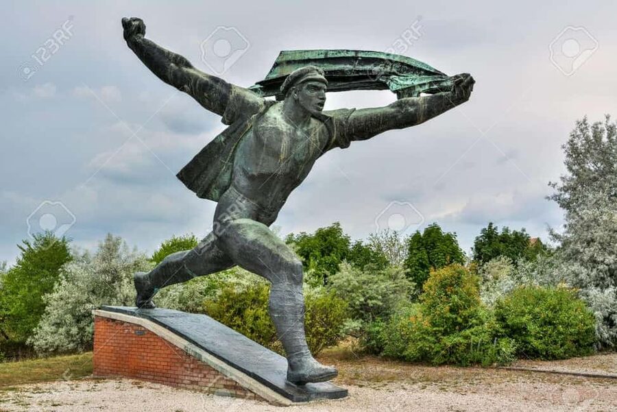Budapest Half-Day Tour: Life Behind the Iron Curtain - What the $511 group price really buys