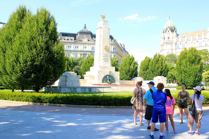 Budapest Hammer & Sickle Communist Times Tour - Why the retro museum makes the Communist era understandable