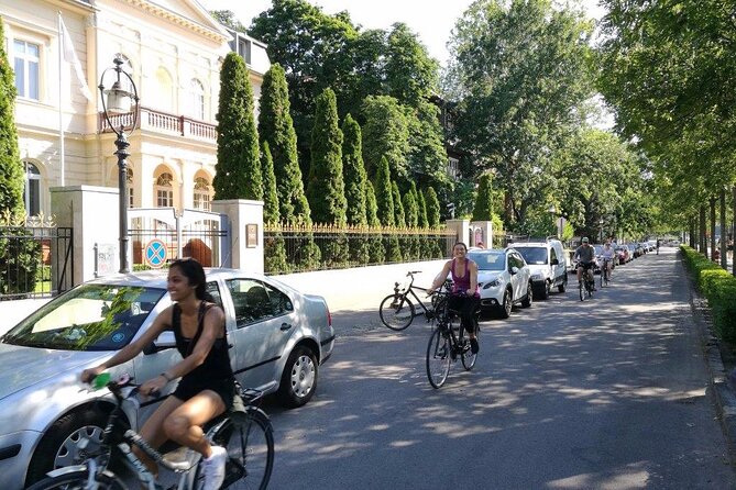 Budapest Highlights Bike Tour with a local guide - Elizabeth Square and Andrássy Avenue
