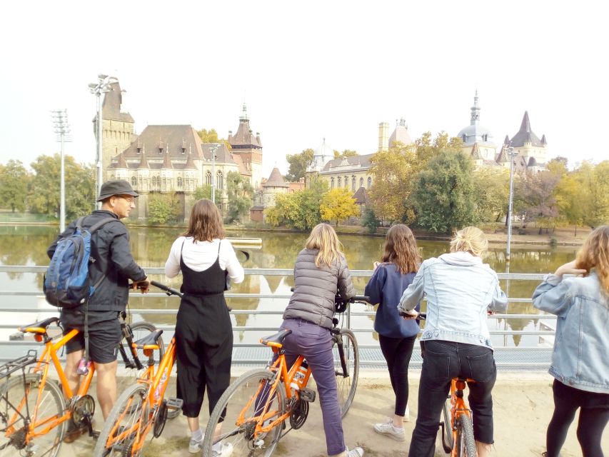 Budapest: Historic Downtown Bicycle Ride with Scenic Views - Key points at a glance