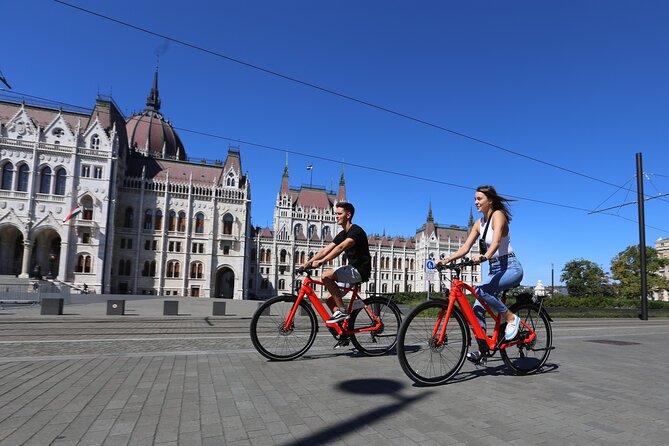 Budapest: Historic Downtown ride on E-Bicycles Buda & Pest - Crossing the Chain Bridge into Buda