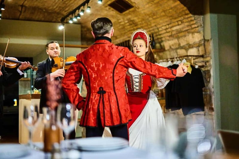 Budapest: Hungarian Folk Dance & Concert with Dinner Option - The first 30 minutes: music, costumes, and quick footwork