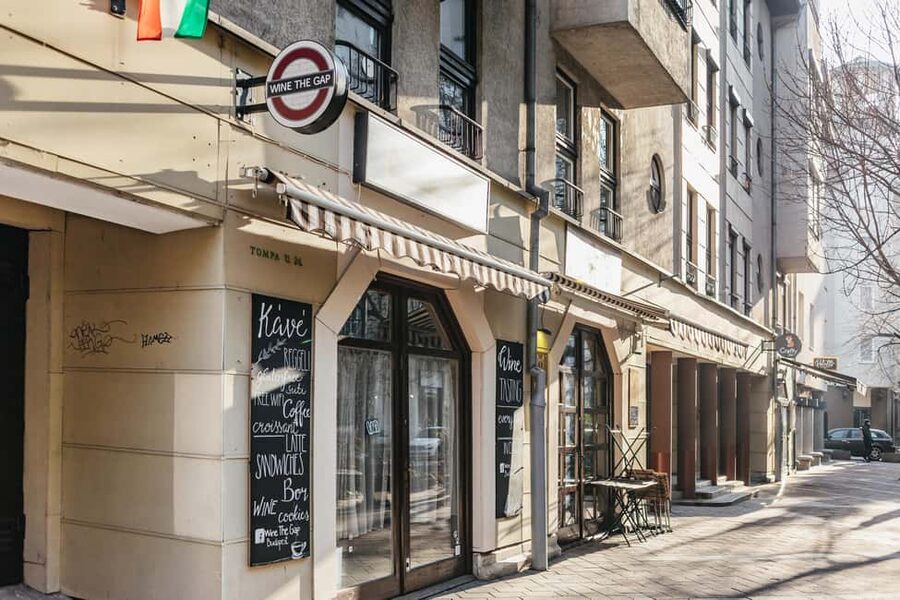 Budapest: Hungarian Wine Tasting with 7 Wines and Tapas - Is $62 a fair price?