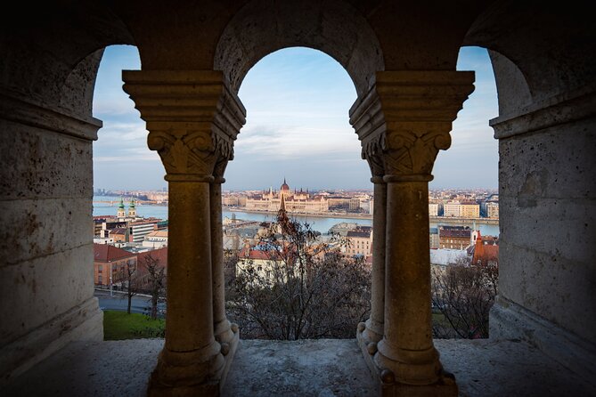Budapest in a Day Private Luxury Sightseeing Tour - Lunch and local shopping at Central Market Hall