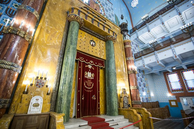 Budapest Jewish Cuisine & Culture Walk - Coffee and kosher pálinka in a ruin pub