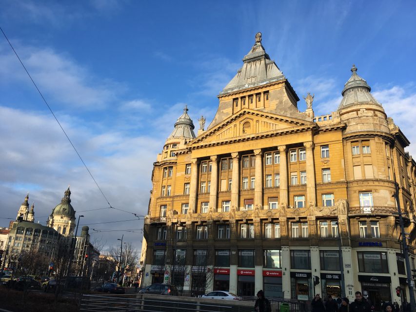 Budapest: Jewish District Private Walking Tour - Rumbach Street Synagogue and a careful beginning
