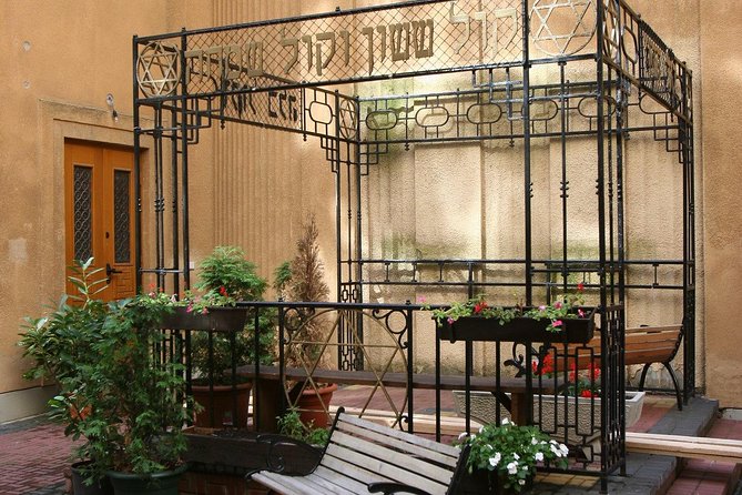 Budapest Jewish Heritage Memorial Walking Tour & Synagogue Entry - What the Grand Tour adds