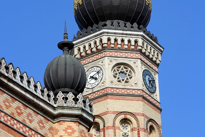 Budapest Jewish Heritage Memorial Walking Tour & Synagogue Entry - Guides who make the difference