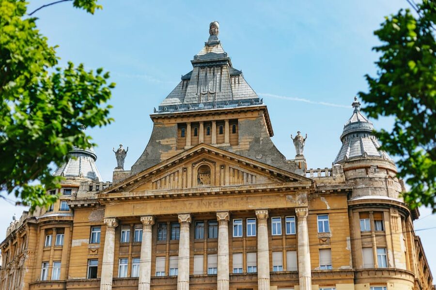 Budapest: Jewish History Guided Walking Tour with Historian - Starting at Erzsébet Square and Kempinski Hotel Corvinus