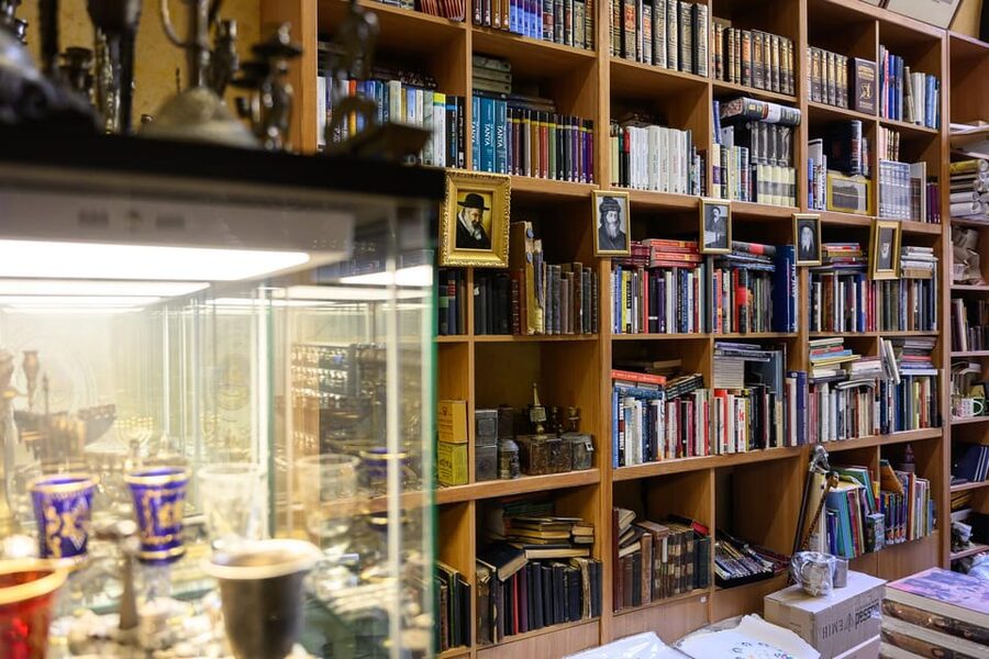 Budapest: Jewish History with Local Guide & Synagogue Ticket - Why This Two-Hour Walk Works