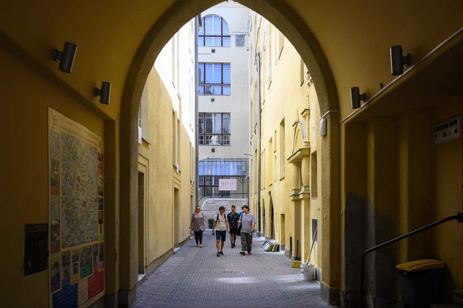 Budapest: Jewish History with Local Guide & Synagogue Ticket - The Ghetto Wall Fragment