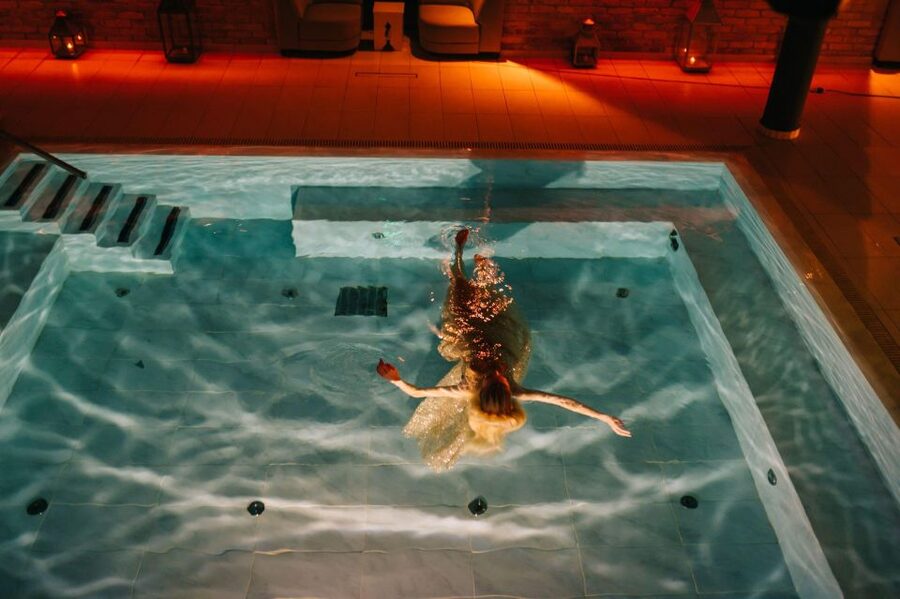 Budapest: Mandala Day Spa & Luxury Pool Experience - Four pools and a jacuzzi for a varied spa session
