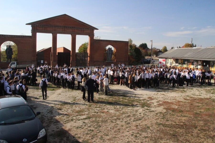 Budapest: Memento Park and Icons of Communism Guided Tour - Why Memento Park belongs on a Budapest itinerary