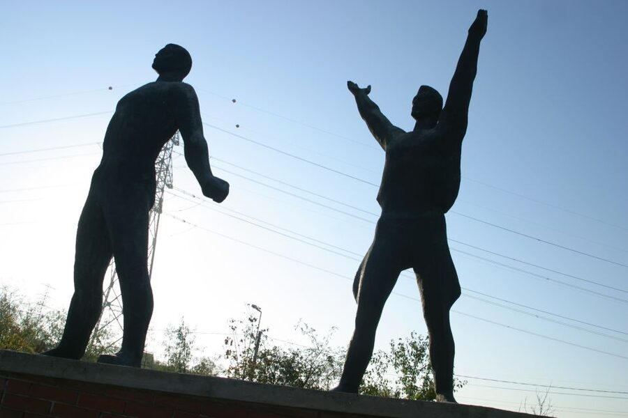 Budapest: Memento Park Ticket - The Trabant photo stop