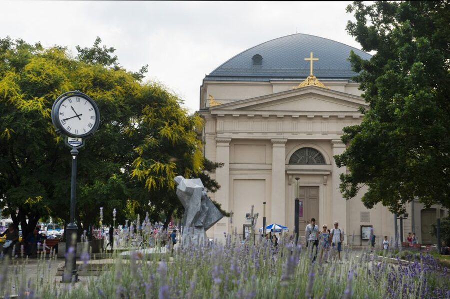 Budapest: Multilingual Highlights Tour - Key points at a glance