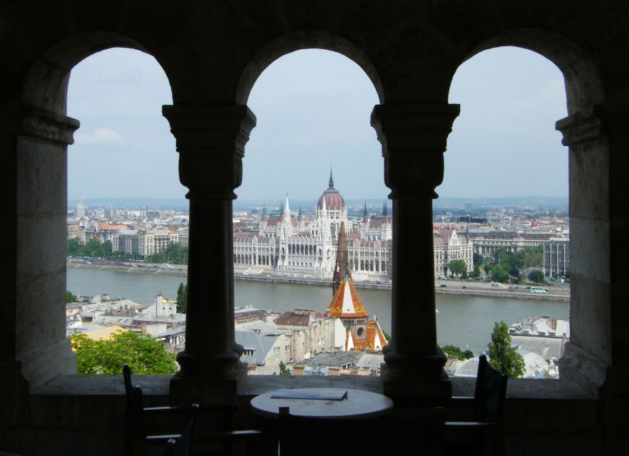 Budapest: Multilingual Highlights Tour - Fishermen’s Bastion and the views across Budapest