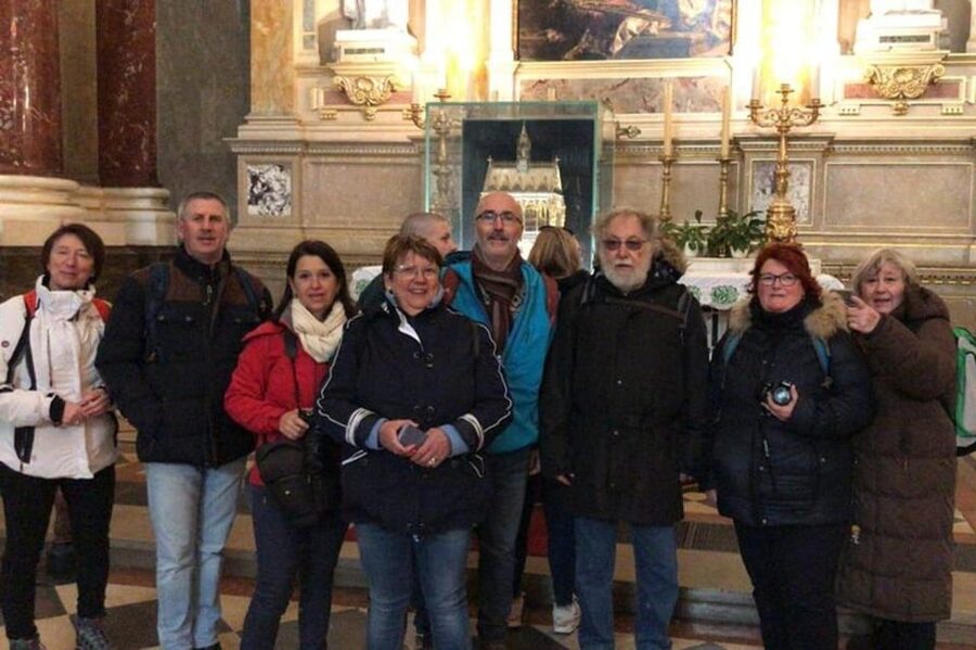 Budapest : Must-see attractions walking tour - Chain Bridge, Gresham Palace, and the final Parliament view