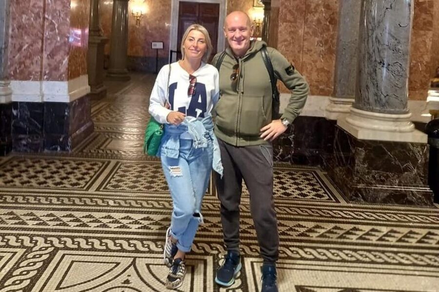 Budapest : Must-see attractions walking tour - St. Stephen’s Basilica and the square’s playful public art