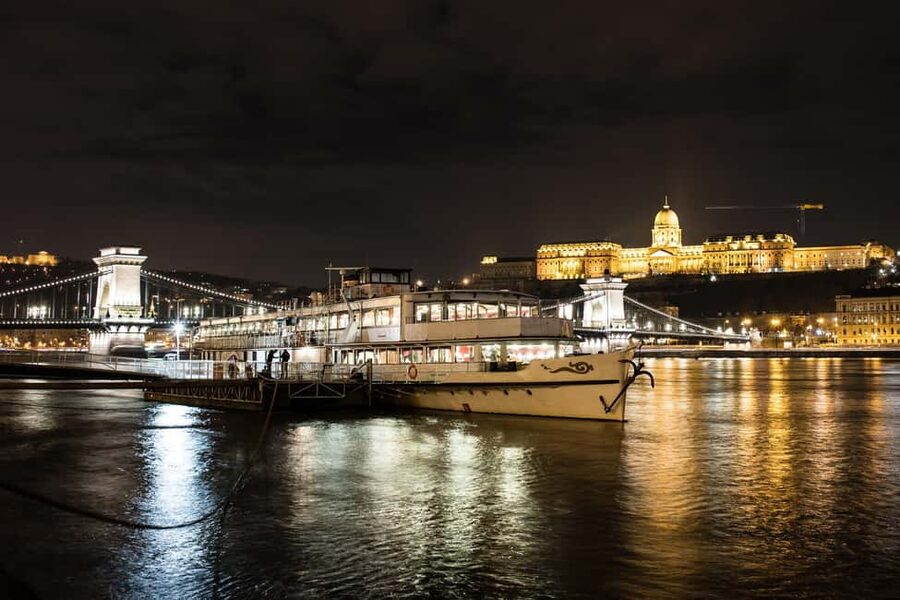 Budapest: New Year's Eve Party Cruise with Food & Live Show - How the itinerary works as a full evening