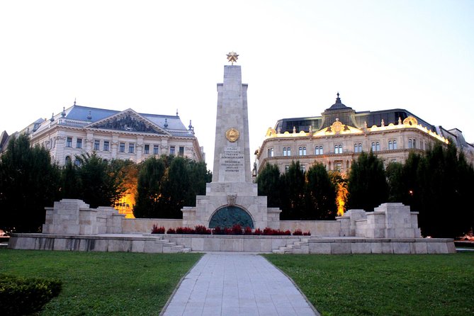 Budapest Night Walking Tour with Danube River Cruise - Why Budapest looks best from the Danube at night