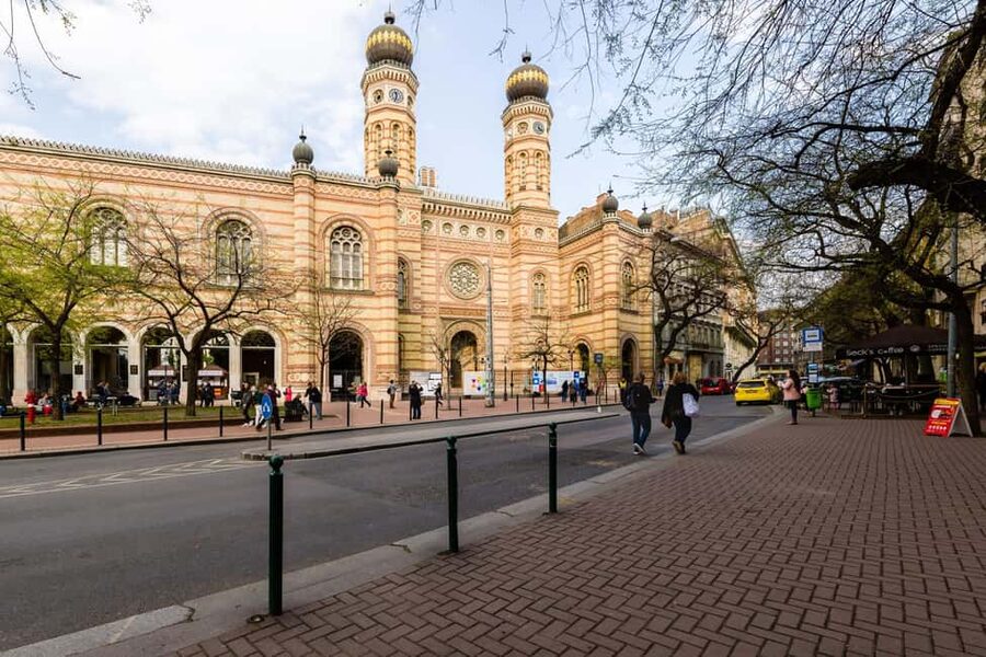 Budapest Old Jewish Quarter History Private Walking Tour - Klauzál tér, where the quarter feels lived in