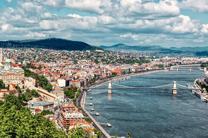 Budapest Overview Private tour - St. Stephen’s Basilica is the tour’s centerpiece