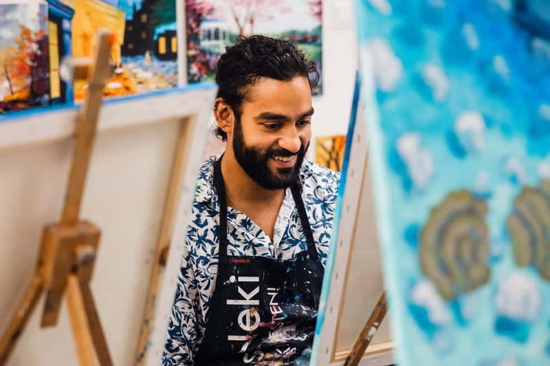 Budapest: Paint and sip experience - Why the instructor matters for beginners