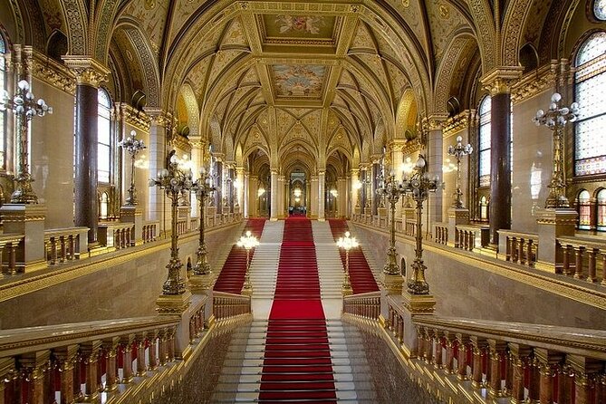 Budapest Parliament Audio Guide Tour with Danube Cruise - Finding the Cruise Meeting Point