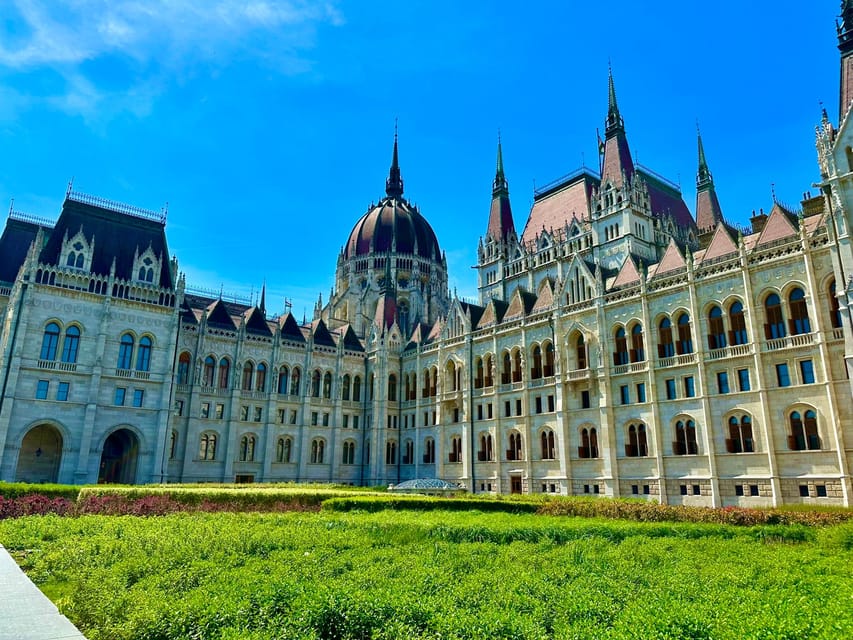 Budapest: Parliament Building Entry Ticket and Audio Guide - Check-in, security, and the first look inside