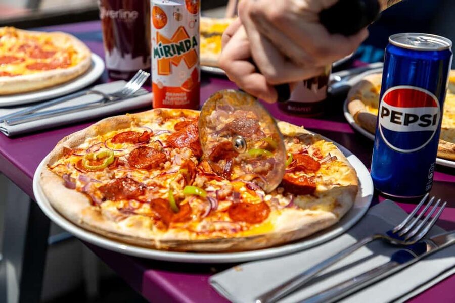 Budapest: Pizza Cruise - Turning at Margaret Bridge and heading south
