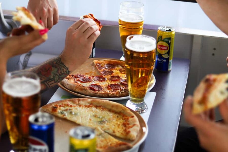 Budapest: Pizza Cruise - Who gets the best value from the $40 price